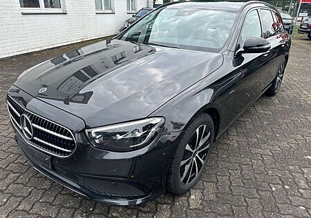Mercedes-Benz E 300 de T Avantgarde LED Kamera AHK Night P.