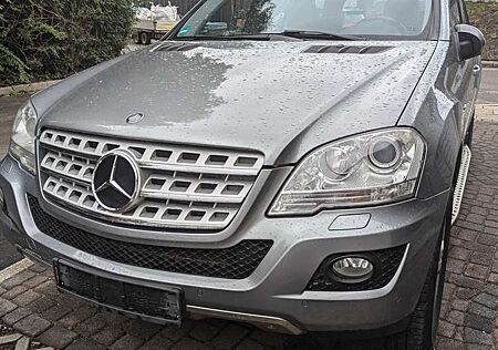 Mercedes-Benz ML 300 CDI 4Matic 7G-TRONIC DPF BlueEFFICIENCY