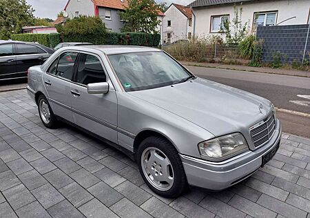 Mercedes-Benz C 180 Elegance