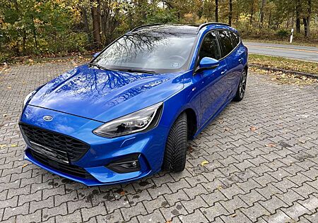 Ford Focus ST-LINE Turnier Automatik