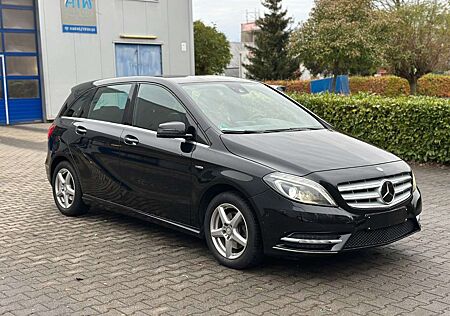 Mercedes-Benz B 200 CDI Automatik*Bi-Xenon*Leder*Navi*