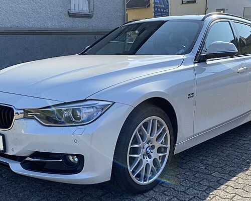 BMW 330 BMW 330d Touring SportLine, Pano, 8-Gang, 8-fach