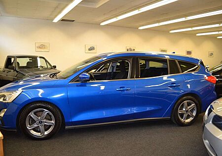 Ford Focus Turnier TITANIUM Automatik (Neues Modell)