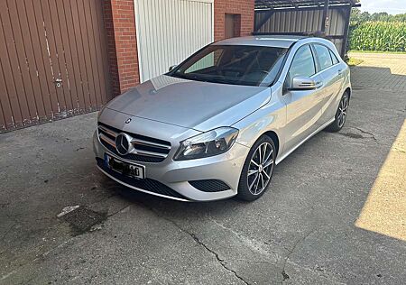 Mercedes-Benz A 200 (BlueEFFICIENCY)