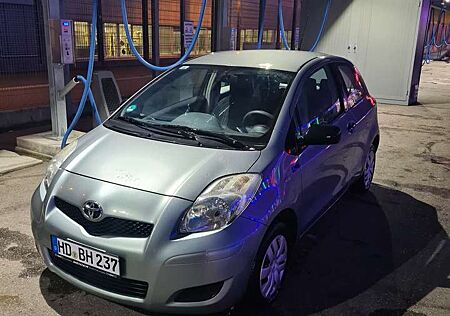Toyota Yaris Basis