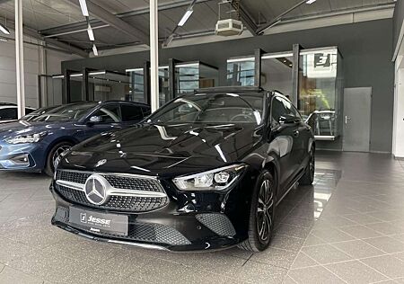Mercedes-Benz CLA 200 LED Pano CarPlay RCAM