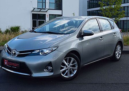 Toyota Auris Life+ 2.0D,6-Gang,8-Fachbereift
