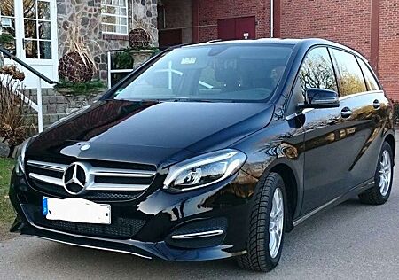 Mercedes-Benz B 180 7G-DCT SCORE!