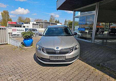 Skoda Octavia Lim. Drive+PDC+App+Navi+SHZ+Tempomat