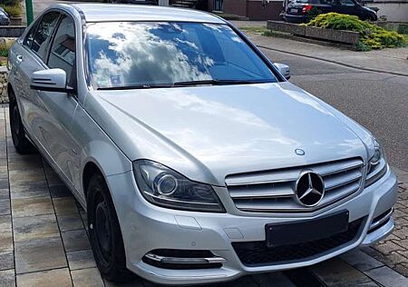 Mercedes-Benz C 200 (BlueEFFICIENCY) Avantgarde