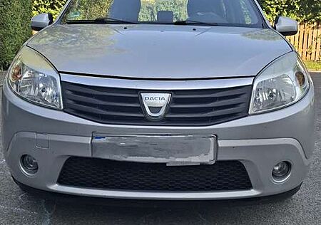 Dacia Sandero 1.6 MPI Laureate