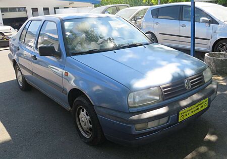 VW Vento Volkswagen 1.8 CL
