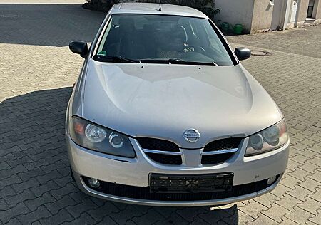 Nissan Almera Fließheck 5-Türer 1.5 acenta