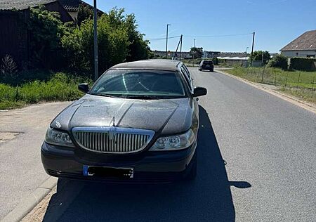Lincoln Town Car Stretch-Limousine