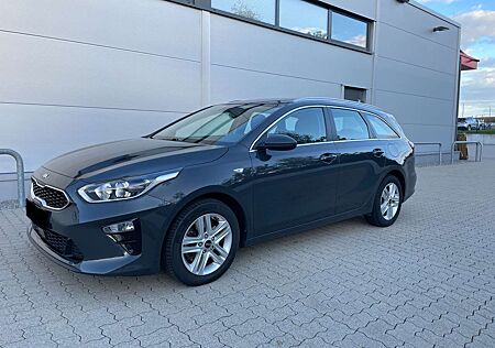 Kia XCeed Ceed SW / cee'd SW 1.6 CRDI Vision Vision ACC/Spur/Kam/ -Garantie
