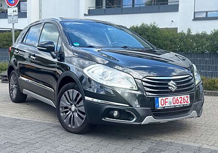 Suzuki SX4 S-Cross Comfort+* 1.Hand*Pano*AHK*Leder