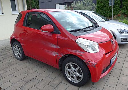 Toyota iQ Basis, Im Kunden Auftrag