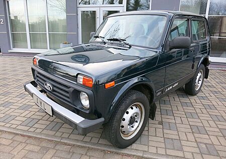 Lada Taiga Basis 4x4 1,9T Anhängelast 1.HAND TÜV+AU NEU