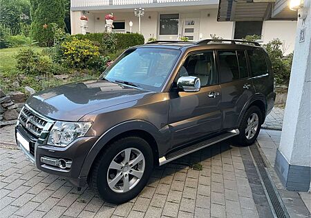Mitsubishi Pajero 3.2 DI-D Automatik Top