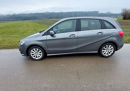 Mercedes-Benz B 200 CDI (BlueEFFICIENCY) 7G-DCT