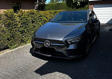 Mercedes-Benz A 200 AMG Night Paket Panorama Augmented Reality