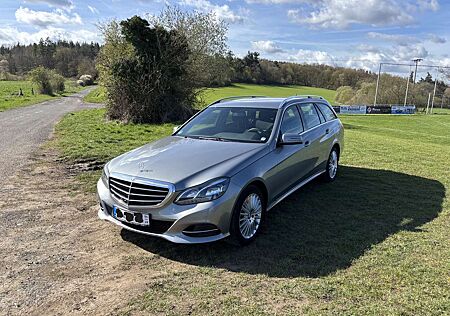 Mercedes-Benz E 200 T BlueEFFICIENCY 7G-TRONIC Elegance