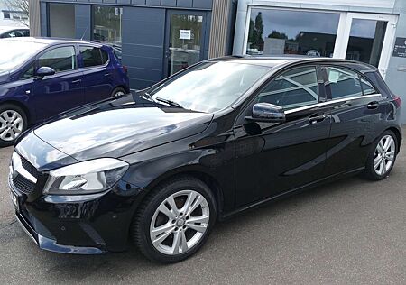 Mercedes-Benz A 180 Klimaautomatik Einparkhilfe Navigation Teilleder