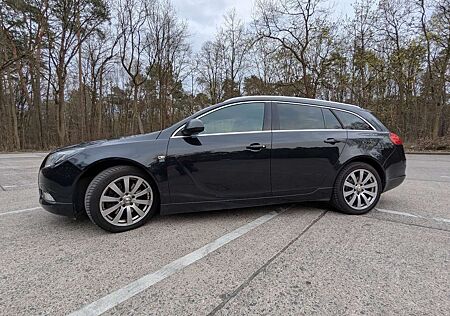 Opel Insignia 2.8 V6 Turbo Sports Tourer 4x4 Automatik Sport