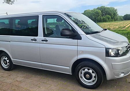 VW T5 Multivan Volkswagen Bus PDC AHK 7-SITZER SHZ GRA FSE 2HAND