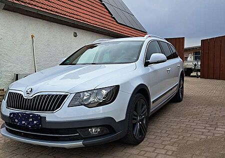 Skoda Superb Combi 2.0 TDI DSG Elegance Scout