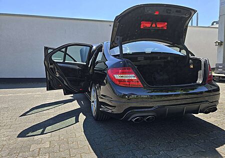 Mercedes-Benz C 63 AMG C-Klasse SPEEDSHIFT MCT