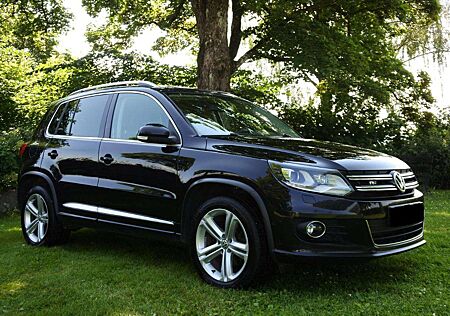 VW Tiguan Volkswagen 2.0 TDI DPF 4Motion BlueMotion Techn. DSG Exclusiv