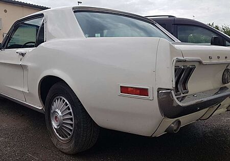 Ford Mustang 289 V8 Modellj.68