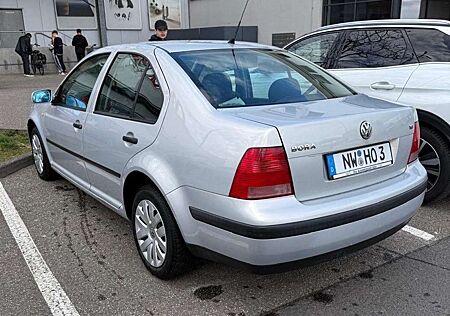 VW Bora Volkswagen 1.6 Automatik Highline