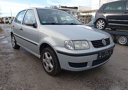 VW Polo Volkswagen 1.0 TRENDLINE