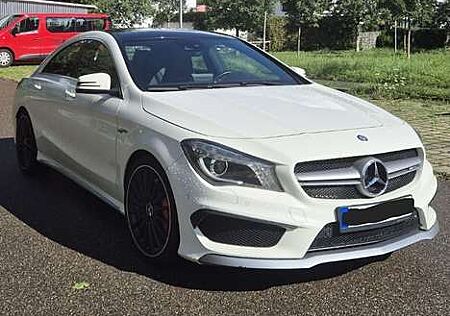 Mercedes-Benz CLA 45 AMG 4Matic Speedshift DCT 7G