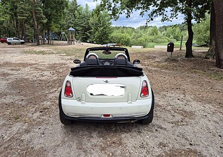 Mini One Cabrio One Sidewalk