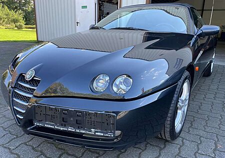 Alfa Romeo Spider 2.0 JTS Medio 16V BlackEdition Pininfarina Leder