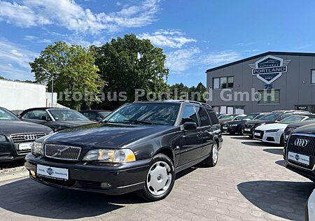 Volvo V70 2.5/SHZ/S-Dach/Klima/AHK/ZR 24 Neu