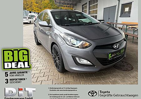 Hyundai i30 gebraucht kaufen Hyundai i30 cw 1.4 Classic 8-fach, LED, USB, Klima, Radio