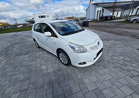 Toyota Verso Life