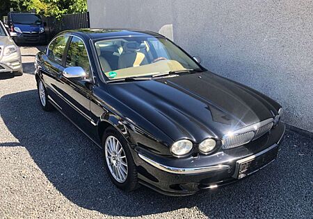 Jaguar X-Type 2.2 D Executive/Leder/Navi/Klima