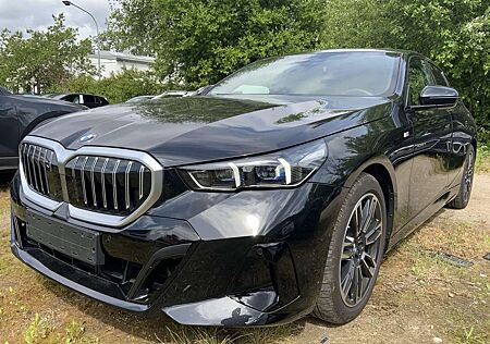 BMW 520 d Lim. M-Sport *Travel/Driving-Assist*LEDER*19Zoll
