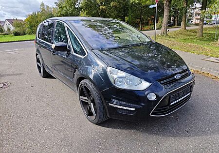 Ford S-Max Titanium