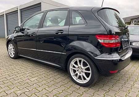 Mercedes-Benz B 180 Avandgarde Neuzustd NAVI KLIMA AUTOMATIK