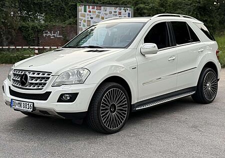 Mercedes-Benz ML 300 CDI 4Matic 7G-TRONIC DPF BlueEFFICIENCY/TÜV NEU