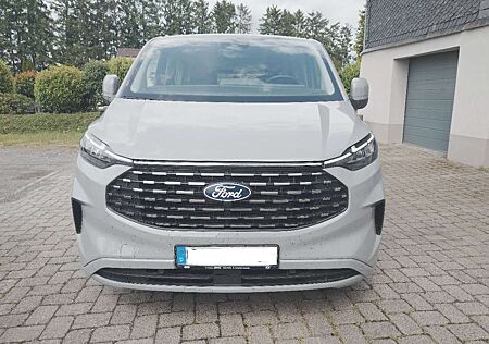 Ford Tourneo Custom 320 EcoBlue 320 L2H1 VA Autm. Titan