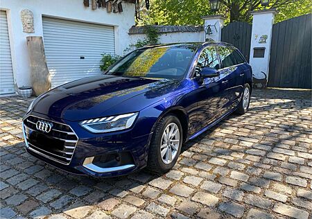 Audi A4 Avant 30 TDI S tronic advanced