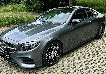 Mercedes-Benz E 300 Coupe AMG Line 9G-TRONIC