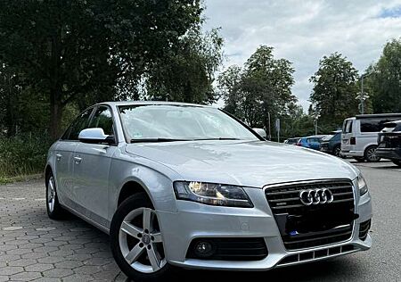 Audi A4 Attraction quattro